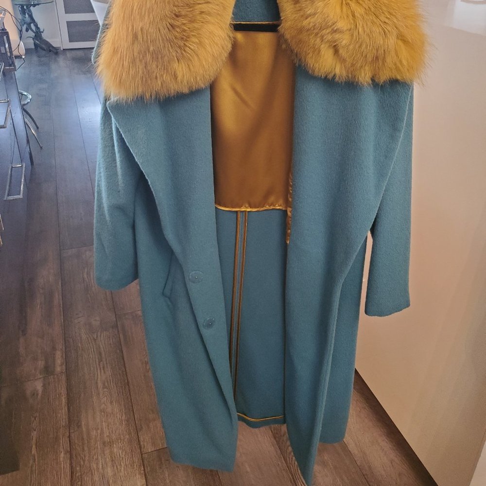 Alpaca Coat. Made in Italy. Size 8. Color Blue. Yellow Fur.